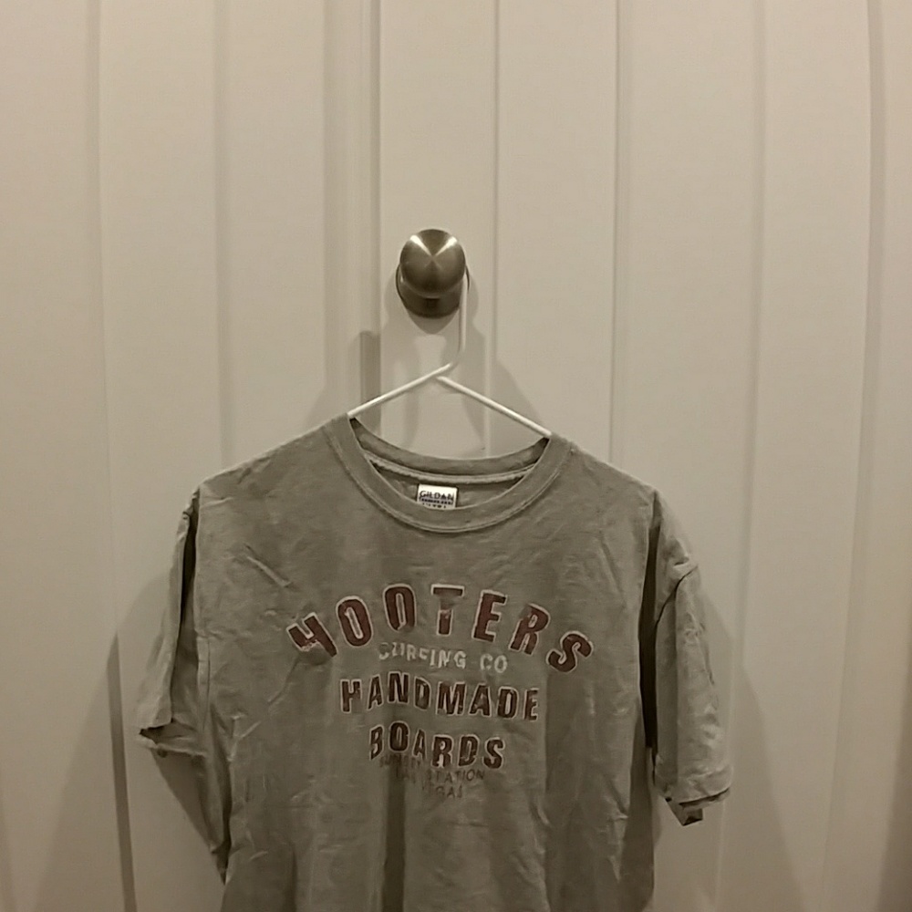 Hooters las vegas t shirt